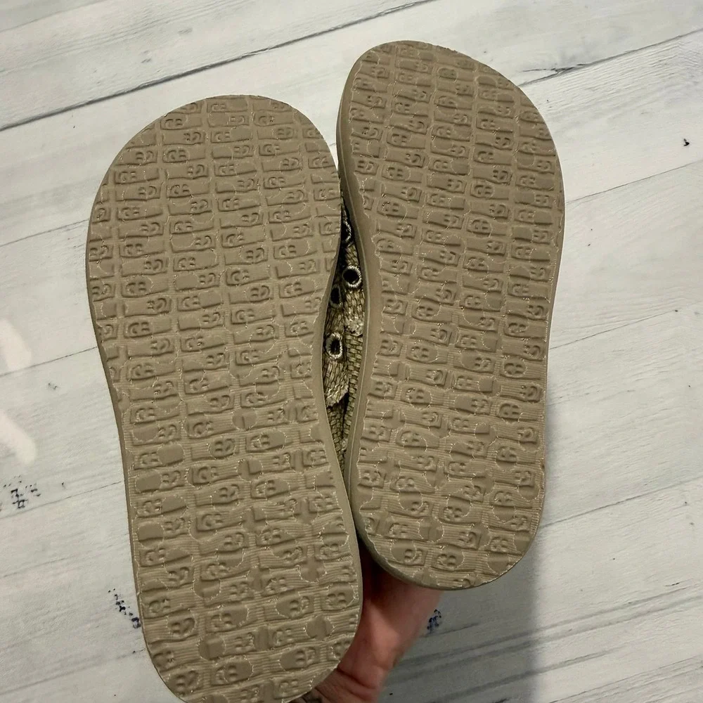 Sanuk kids tan slip on shoes little kids size 11